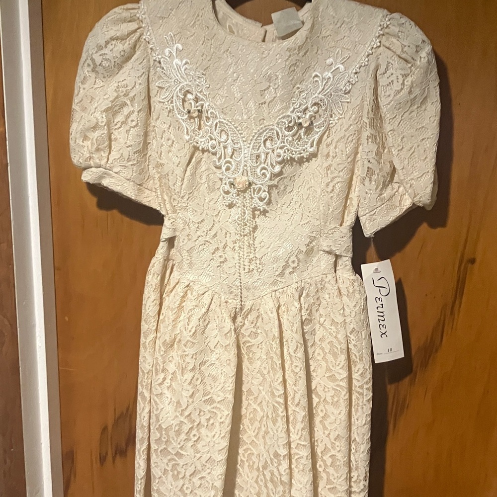 Classic Girls Lace Dress.